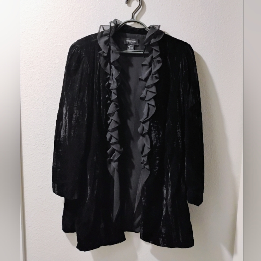 Focus 2000 Black Velvet Ruffled Robe - Picture 3 of 6